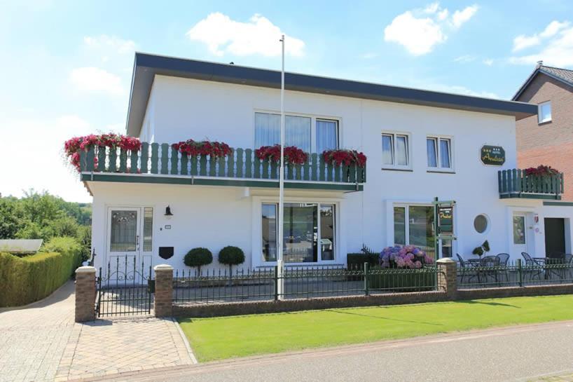 Panorama Sousberg Appartementen Schin op Geul Eksteriør bilde